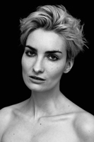 Anika Scheibe by Michael Miklas